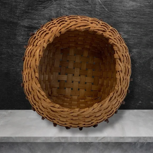 Artisan Crafted Curly Split Oak Basket By R. Riney, 2004, Round & Square Bottom - Picture 8 of 10